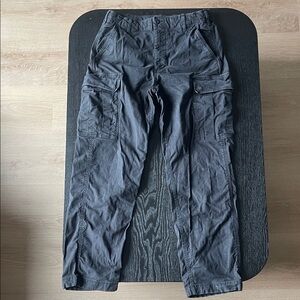 Uniqlo Black Cargo Pants with Utility Pockets